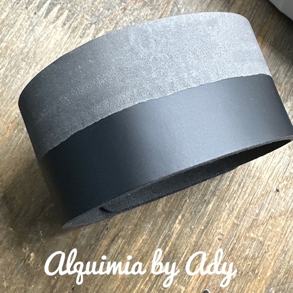 Black and gray color block wide and chunky bracelet wrap - Picture 1 of 2